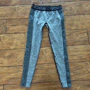 Gymshark Ladies Gray Athletic leggings Size Medium